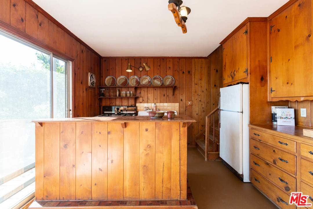 988 West Avenue 37 Los Angeles, CA 90065 - Photo 33 of 53 a view of kitchen with wooden floor