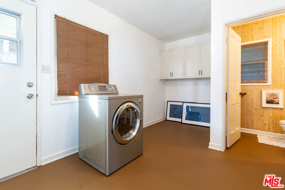 988 West Avenue 37 Los Angeles, CA 90065 - Photo 37 of 53 a utility room with dryer and washer