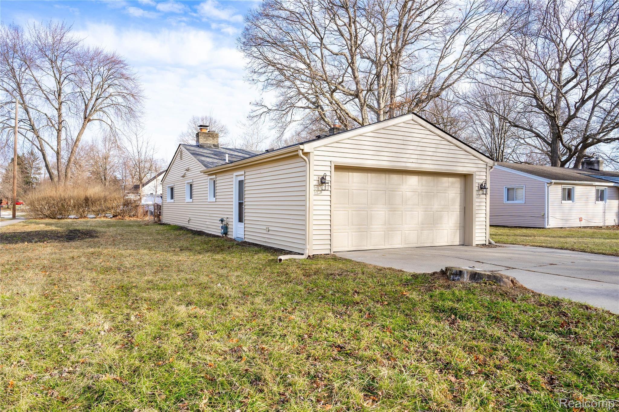 26074 Superior Road Taylor, MI 48180 - Photo 2 of 37 3A4EA02B-A827-4B03-B018-3EFDB544DCB4.jpeg