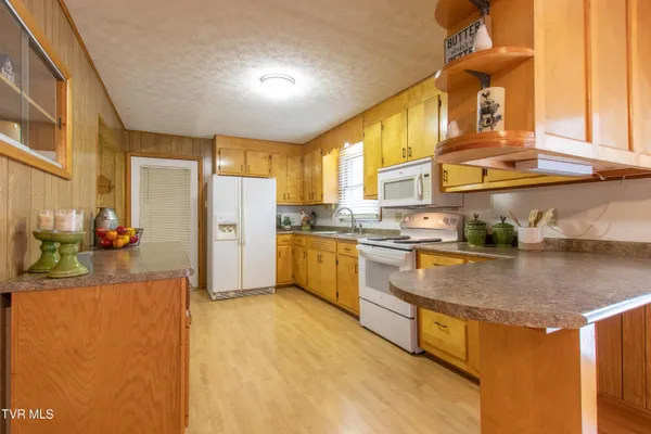 $464,000 | 27141 Old Saltworks Road, Meadowview, VA 24361