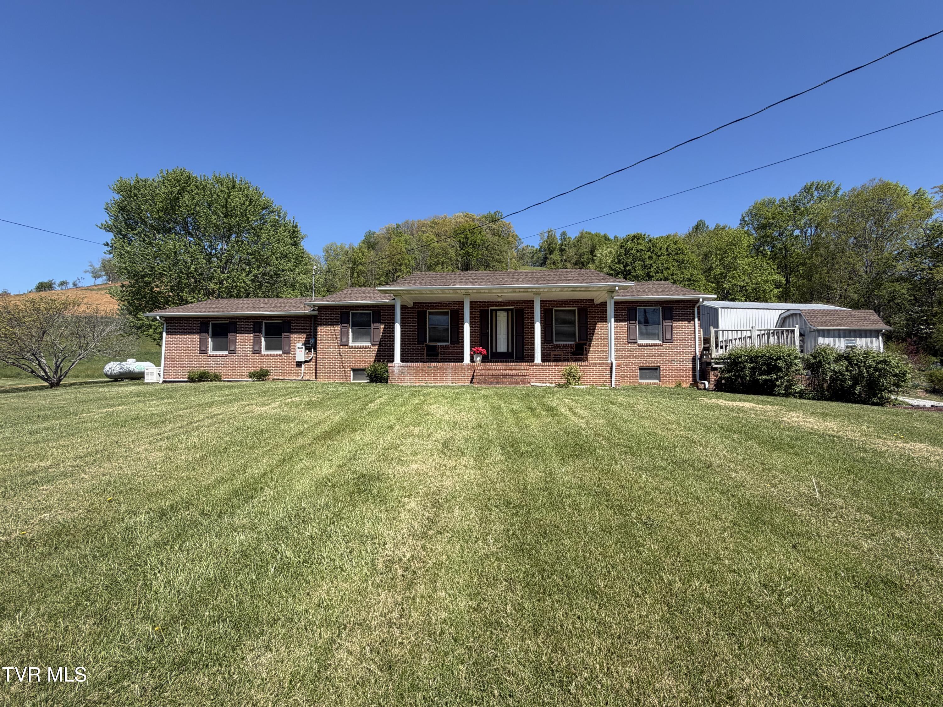 27141 Old Saltworks Road Meadowview, VA 24361 - Photo 3 of 86 IMG_9707