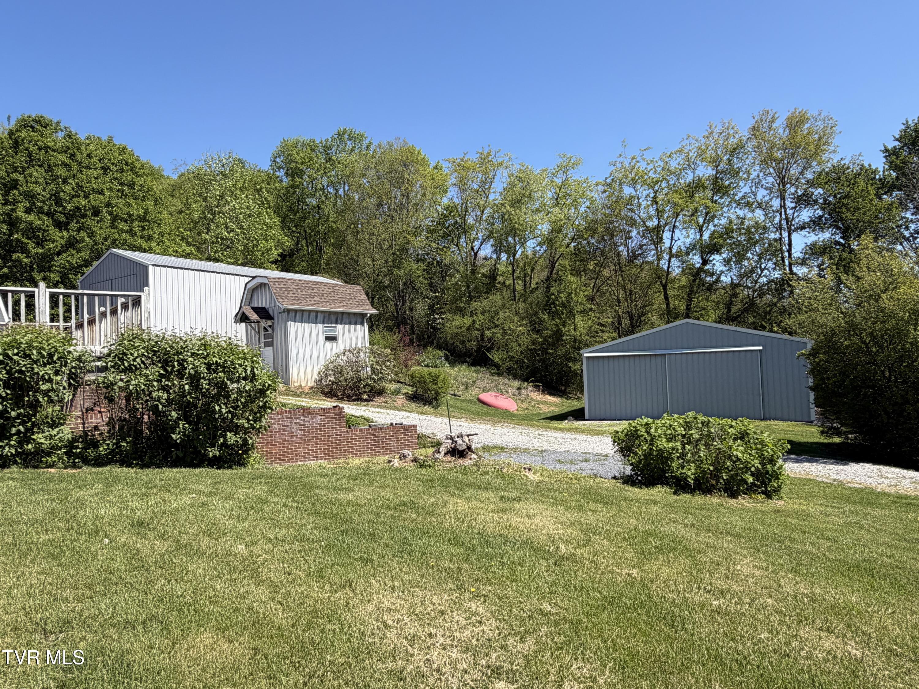 27141 Old Saltworks Road Meadowview, VA 24361 - Photo 4 of 86 IMG_9716