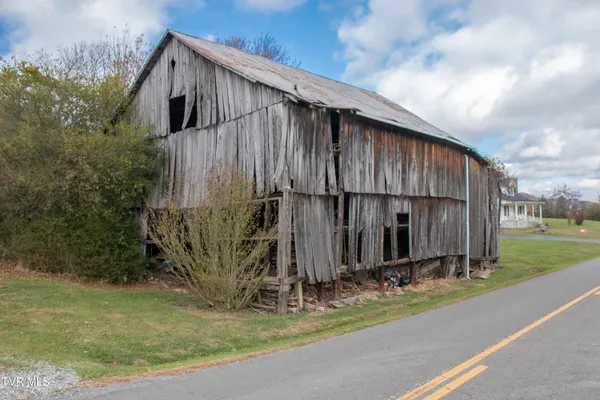 $464,000 | 27141 Old Saltworks Road, Meadowview, VA 24361