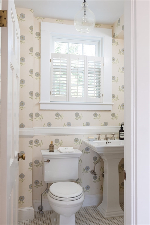 164 Willard Road Brookline, MA 02445 - Photo 13 of 27