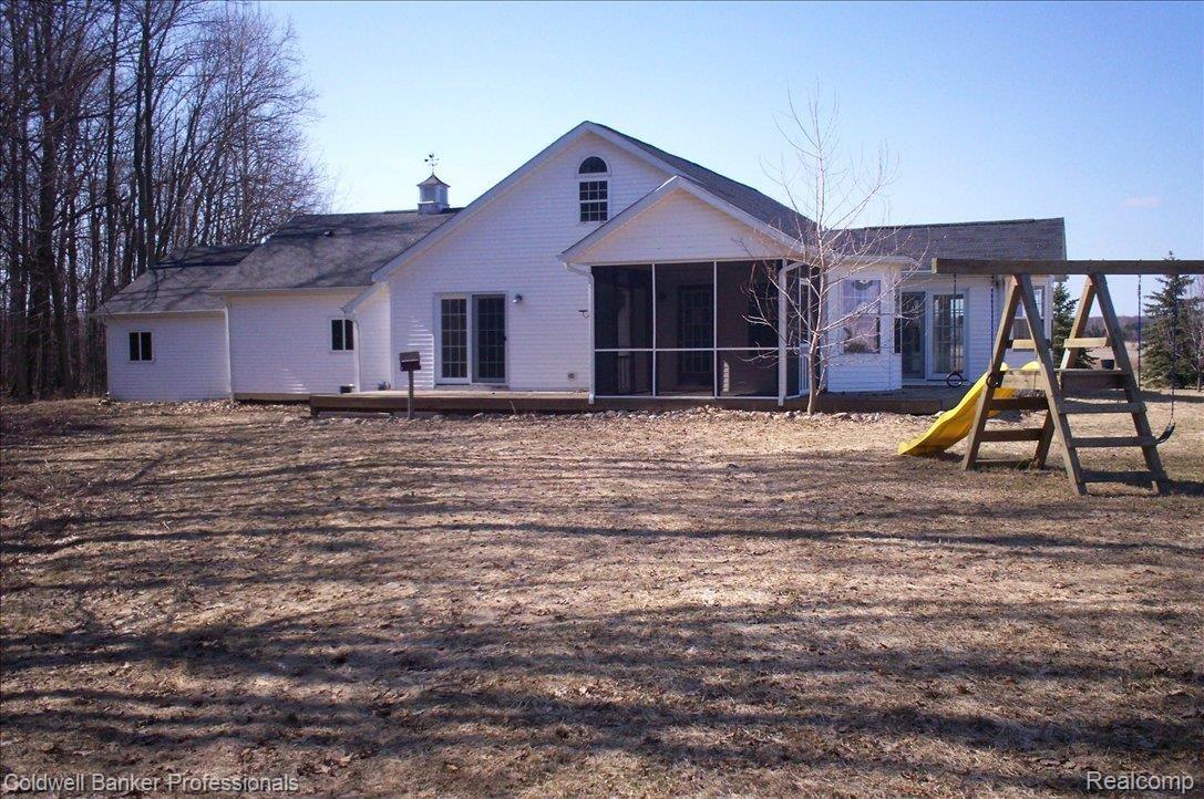 4203 Property Pointe Dryden, MI 48428 - Photo 2 of 13 100_3872