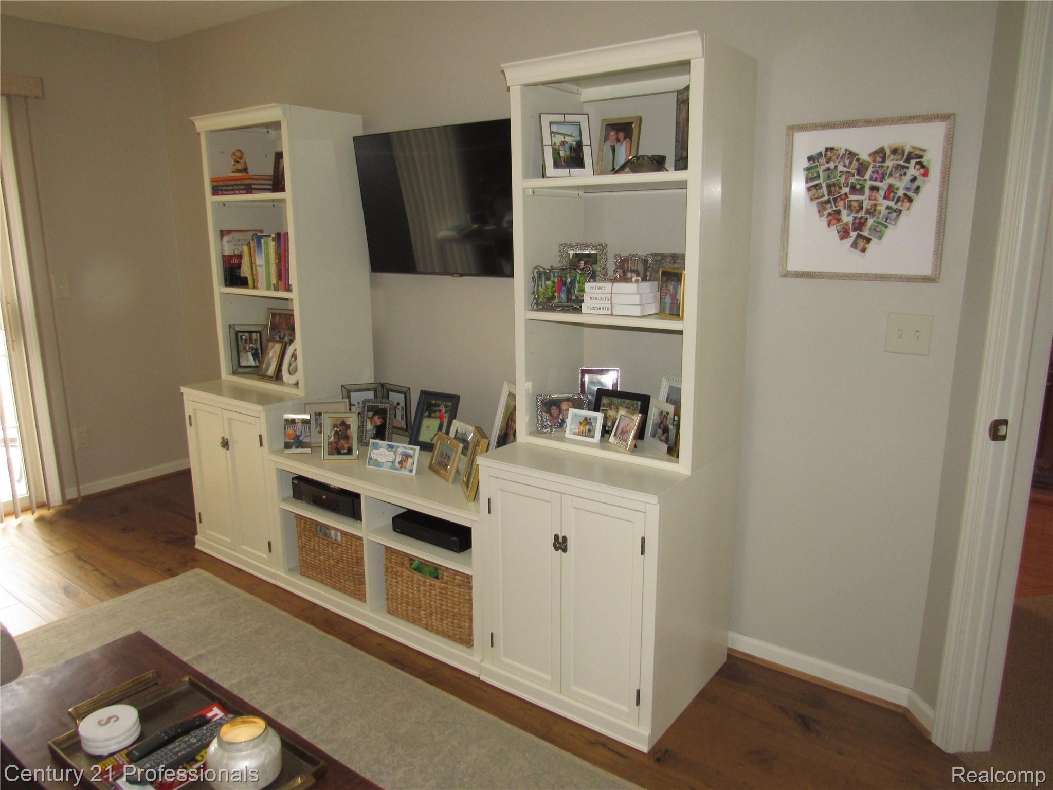 16826 Farmington Road, Unit 69 Livonia, MI 48154 - Photo 19 of 26 FARMINGTON RD 2 013.JPG