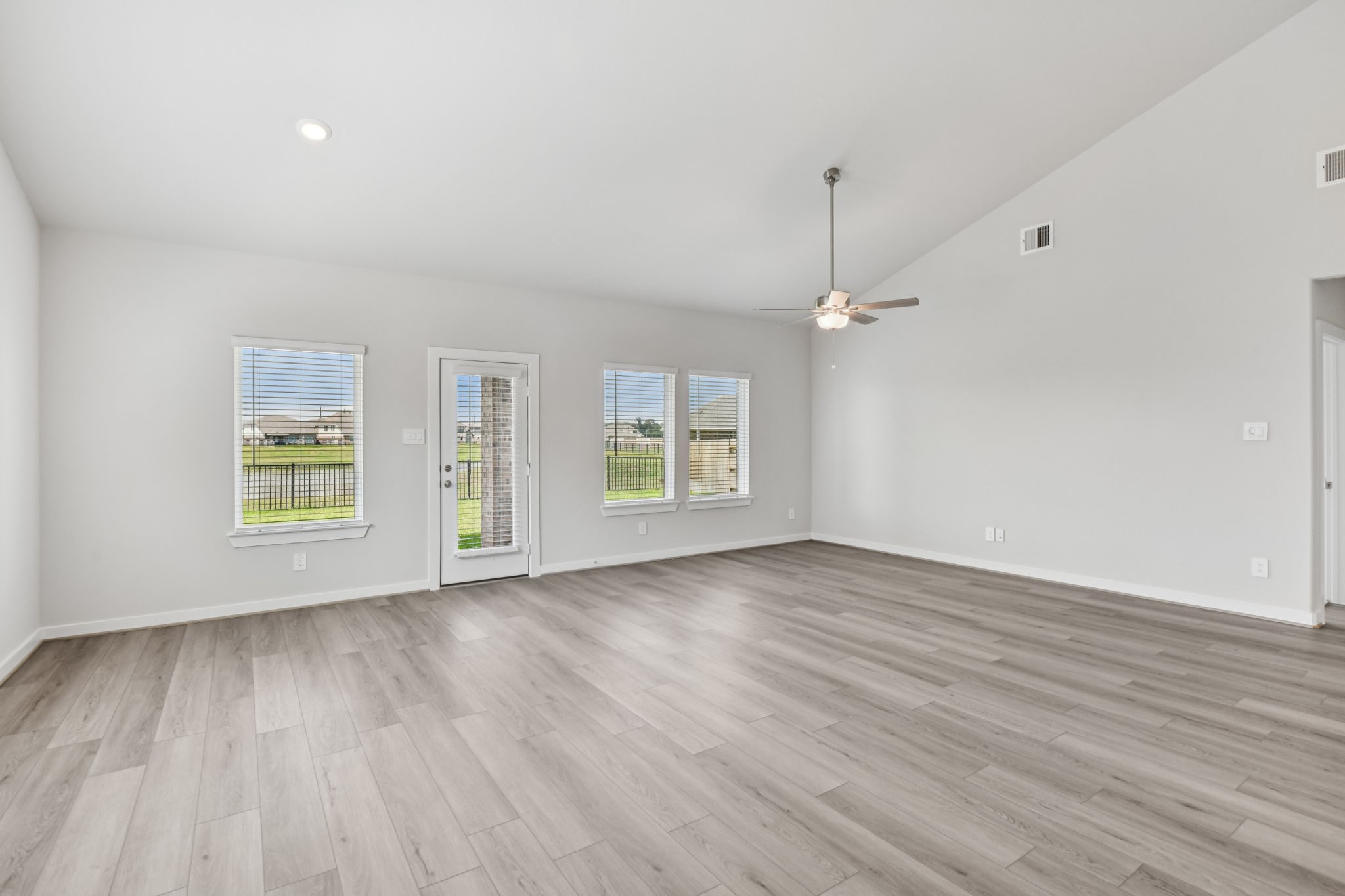 5810 Chamberlain Crossing Rosenberg, TX 77471 - Photo 13 of 46 Photo is not of the actual home, but is an inspirational photo of builder’s model home and may depict options, furnishings, and/or decorator features that are not included