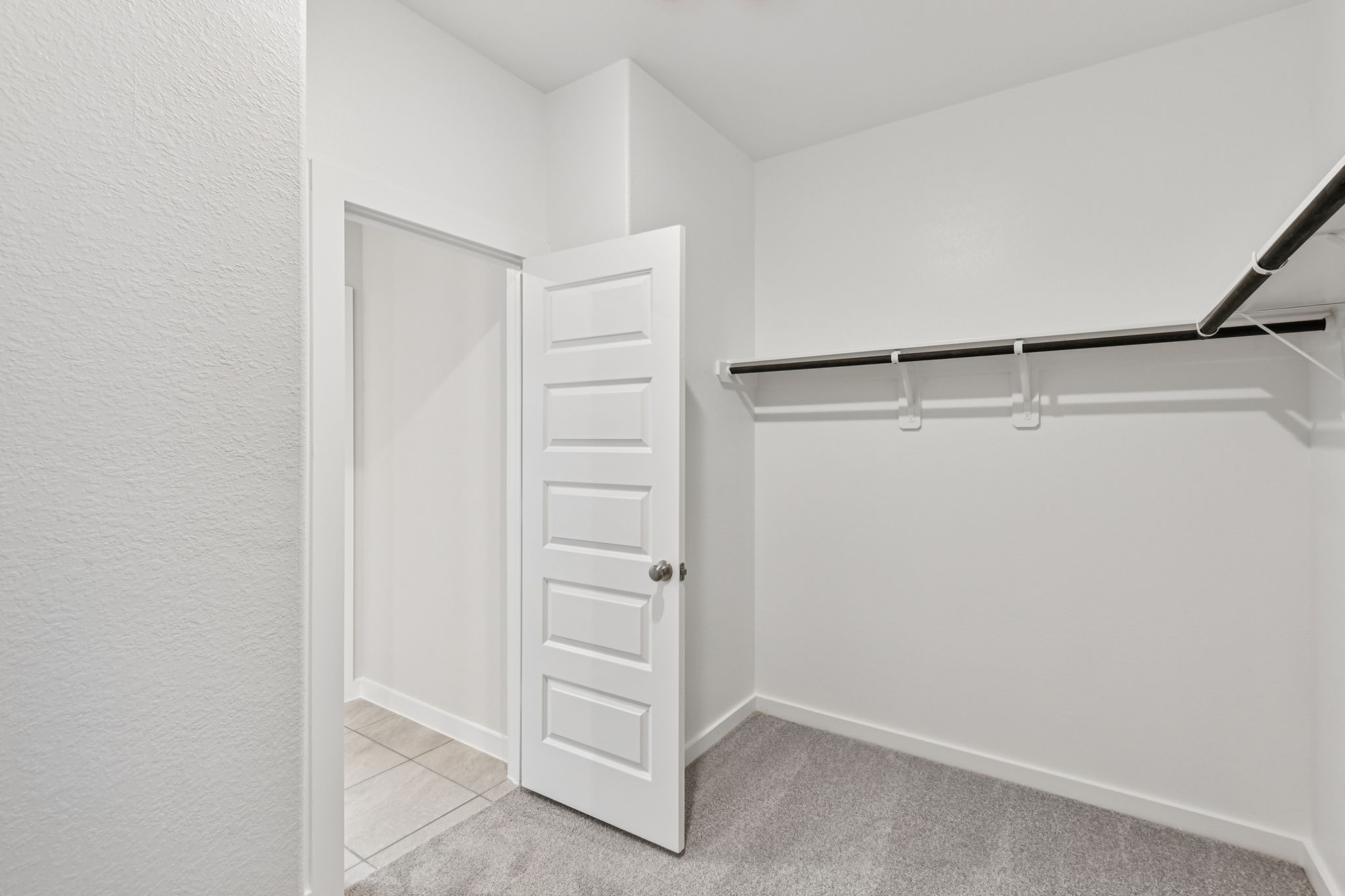 5810 Chamberlain Crossing Rosenberg, TX 77471 - Photo 23 of 46 Photo is not of the actual home, but is an inspirational photo of builder’s model home and may depict options, furnishings, and/or decorator features that are not included