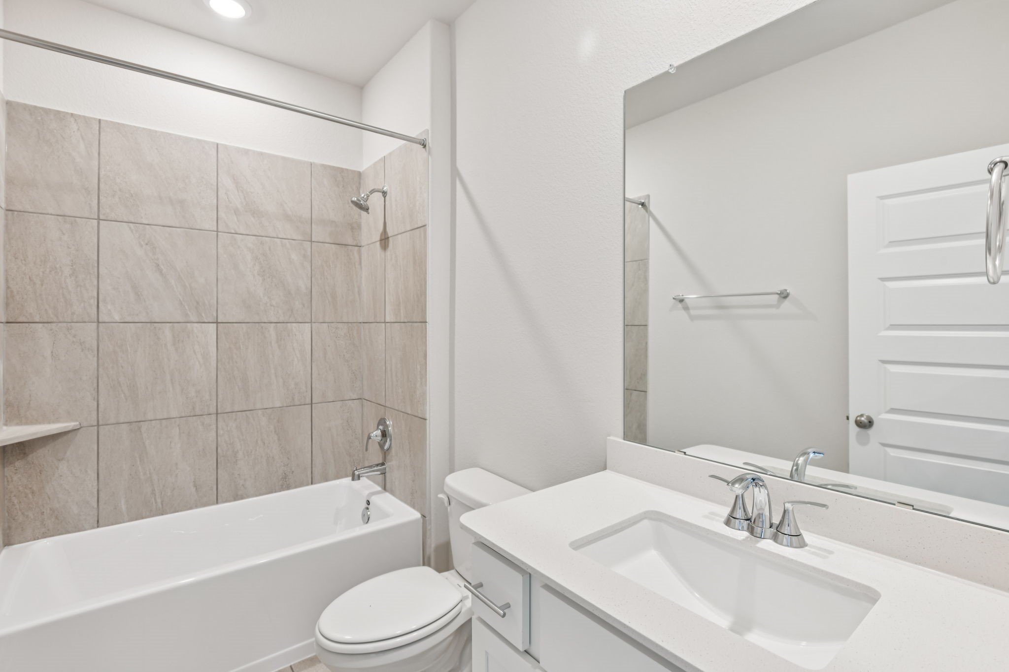 5810 Chamberlain Crossing Rosenberg, TX 77471 - Photo 32 of 46 Photo is not of the actual home, but is an inspirational photo of builder’s model home and may depict options, furnishings, and/or decorator features that are not included