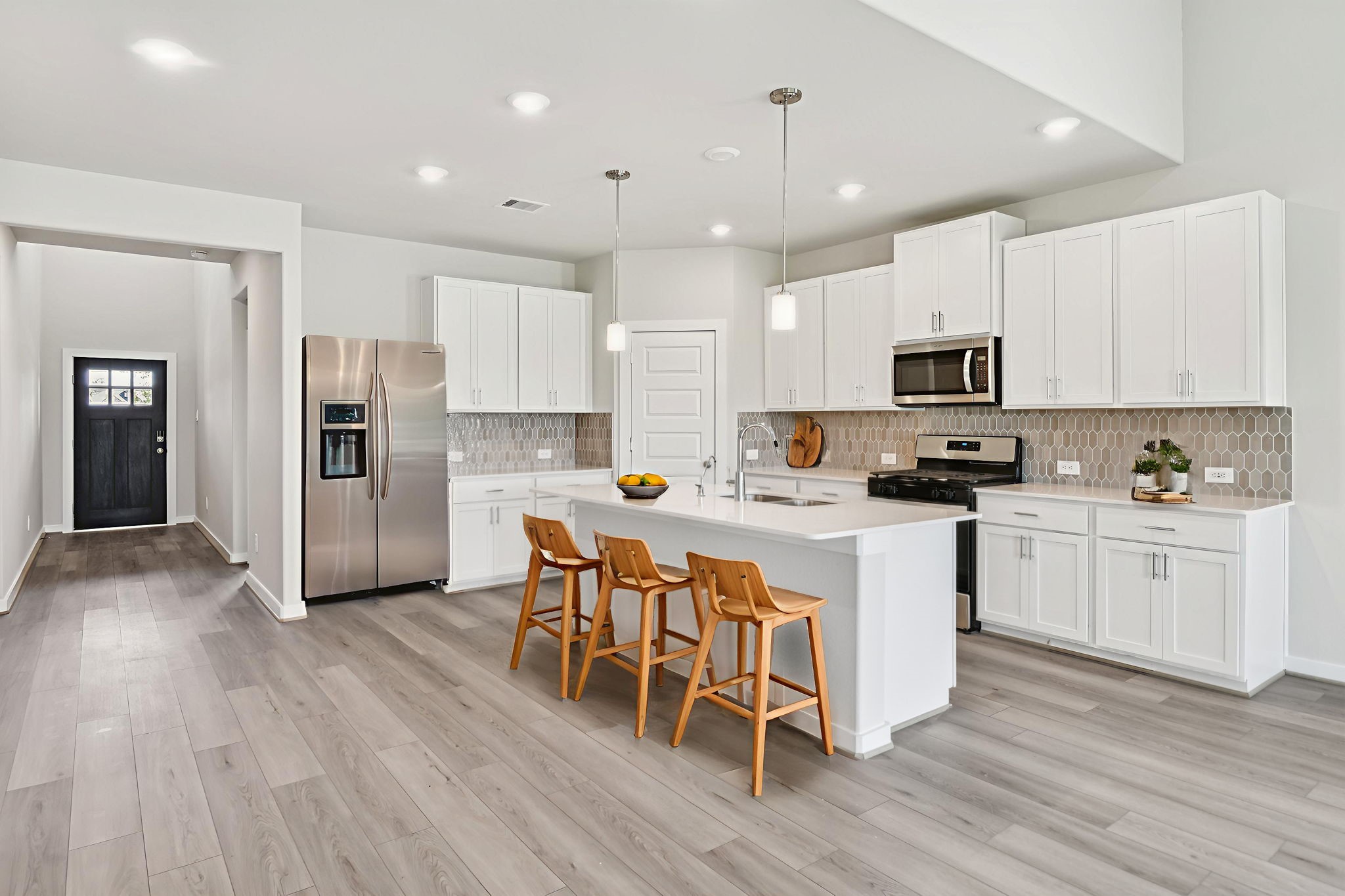 5810 Chamberlain Crossing Rosenberg, TX 77471 - Photo 9 of 46 Photo is not of the actual home, but is an inspirational photo of builder’s model home and may depict options, furnishings, and/or decorator features that are not included