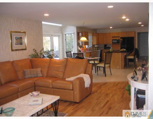 3 Cherokee Road East Brunswick, NJ 08816 - Photo 5 of 10 Gallery Image 5