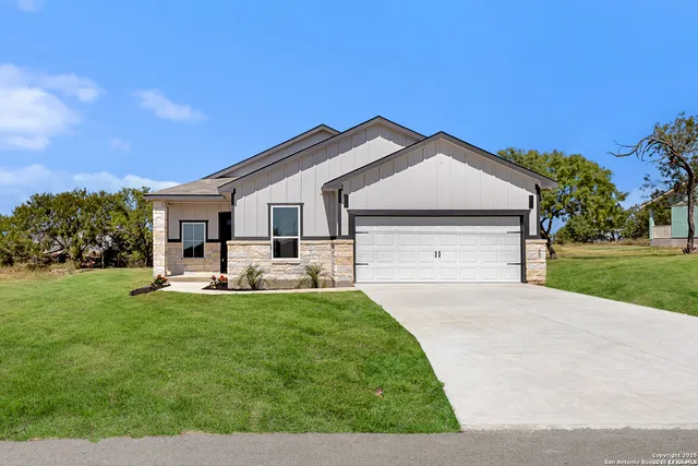 $355,000 | 133 Flor Del Sol Road, San Antonio, TX 78264