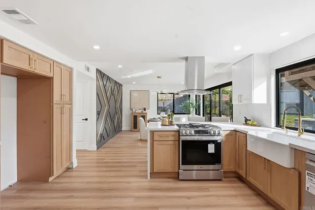 $1,575,000 | 4375 Calle De Vida, San Diego, CA 92124