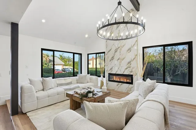 $1,575,000 | 4375 Calle De Vida, San Diego, CA 92124