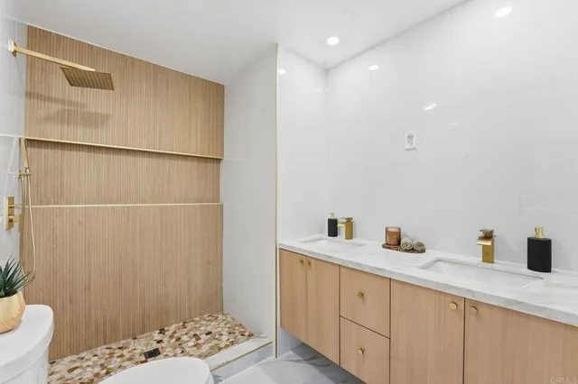 $1,575,000 | 4375 Calle De Vida, San Diego, CA 92124