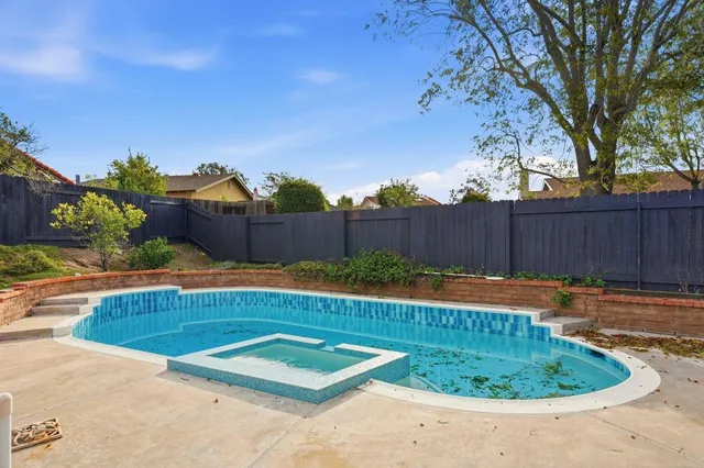 $1,575,000 | 4375 Calle De Vida, San Diego, CA 92124