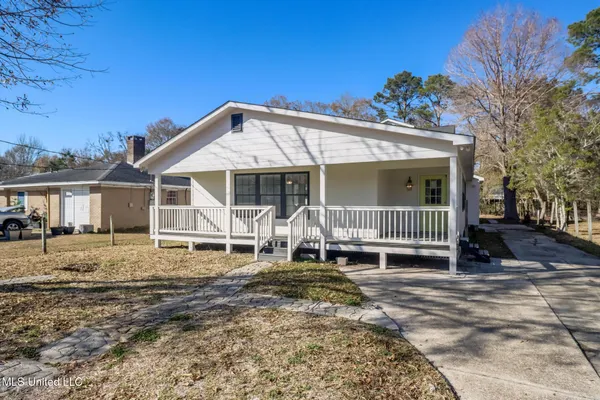 $389,900 | 200 Larosa Road, Long Beach, MS 39560