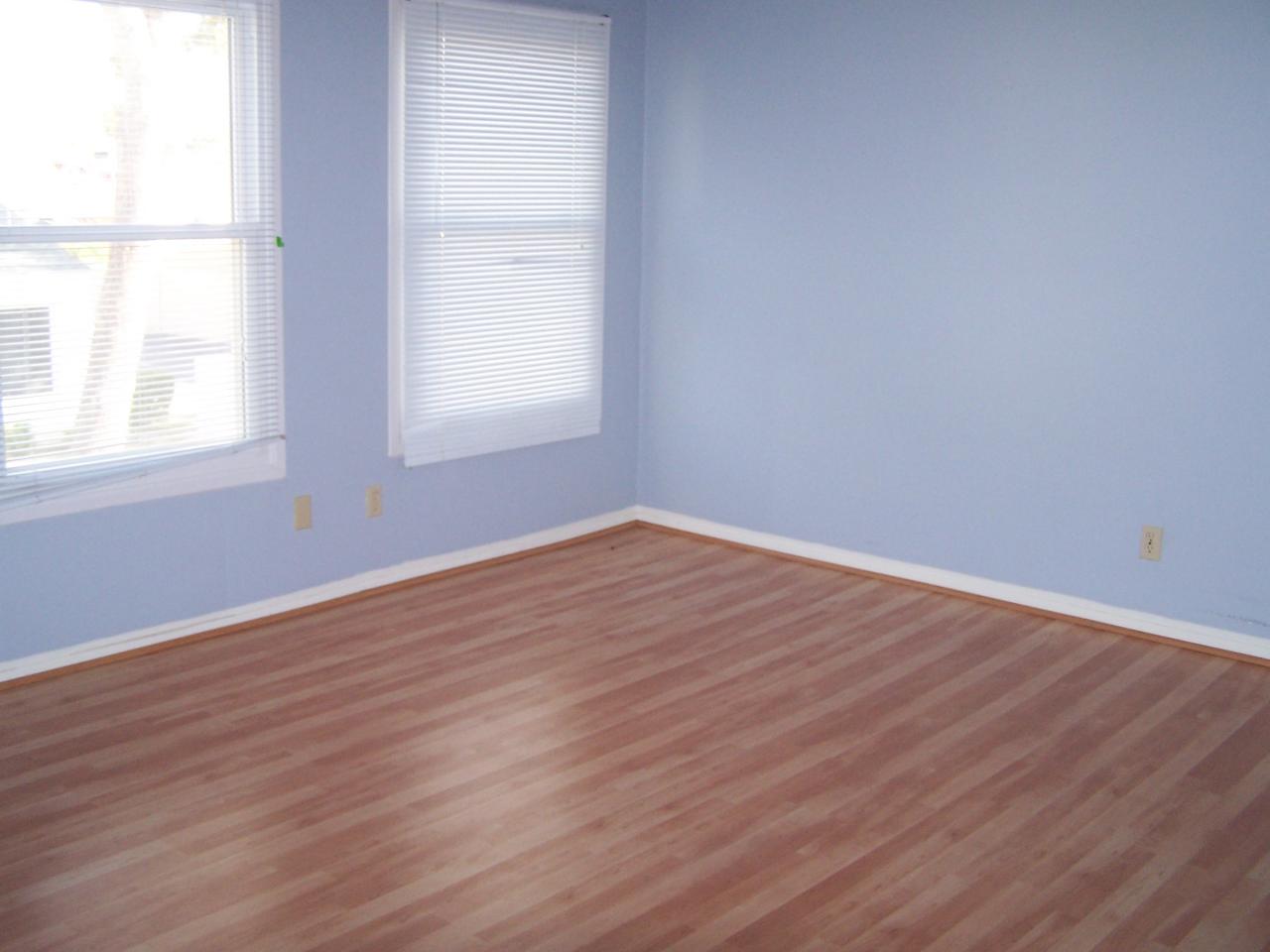 6625 South La Rosa Drive Tempe, AZ 85283 - Photo 6 of 9 LARGE UPSTAIRS MASTER BEDROOM