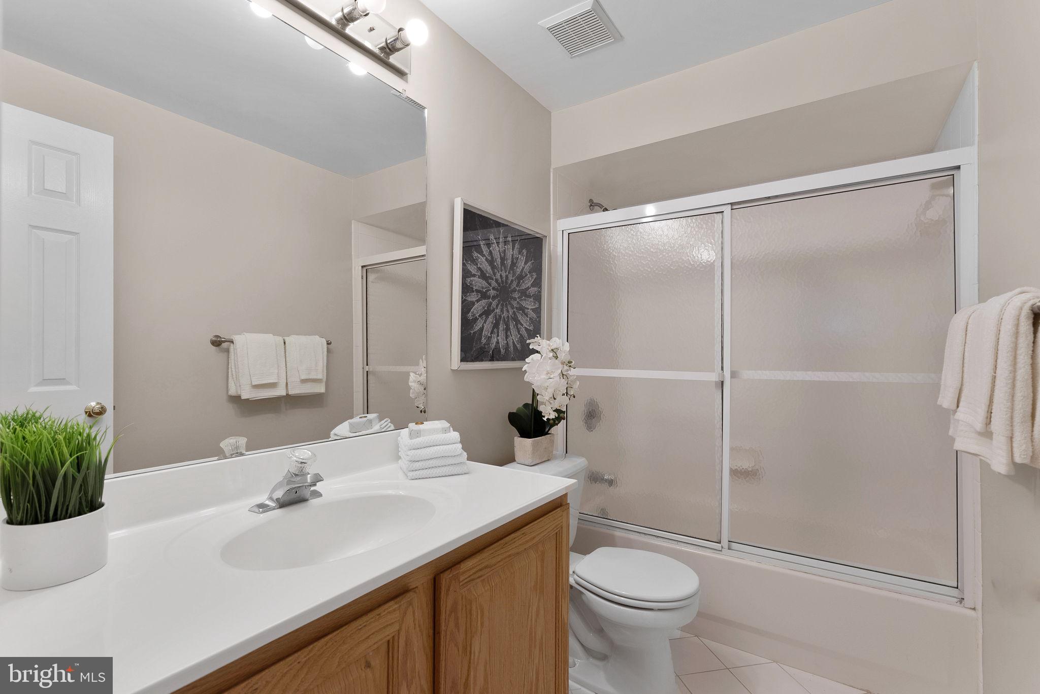 1706 Ladd Street Silver Spring, MD 20902 - Photo 47 of 62 Full bathroom number 3