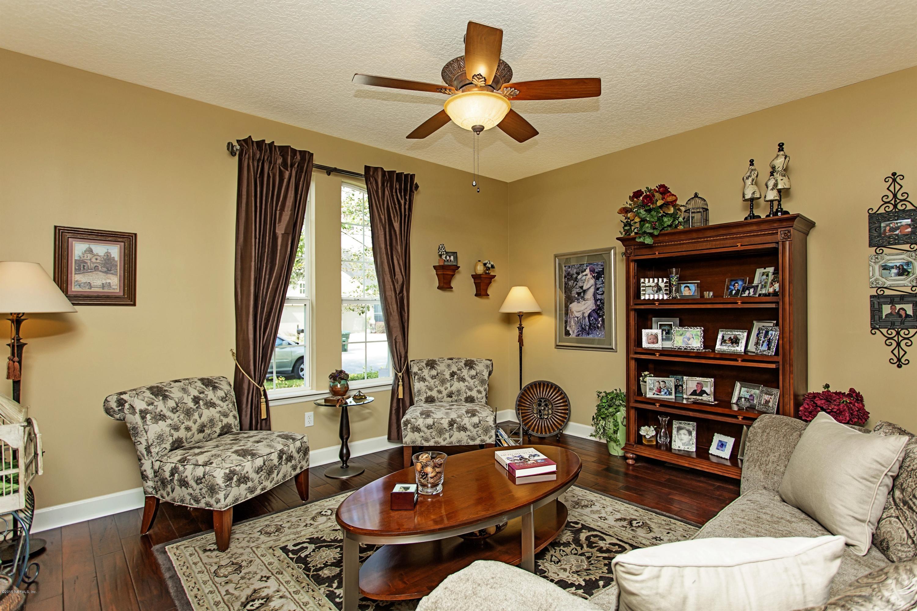 6027 Shadehill Road Jacksonville, FL 32258 - Photo 4 of 28 004_Living Room