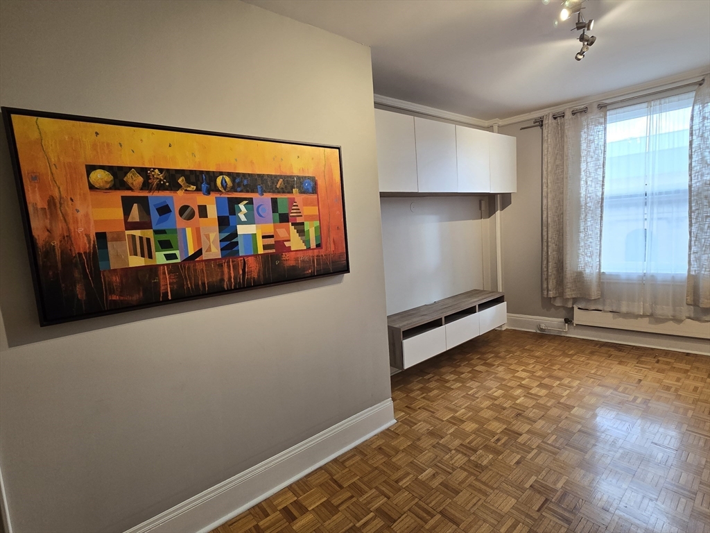 21 Beacon Street, Unit 10C Boston, MA 02108 - Photo 4 of 29