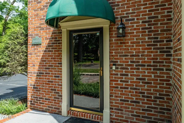$1,400 | 1109 Skyline Drive, Unit 1, Johnson City, TN 37604