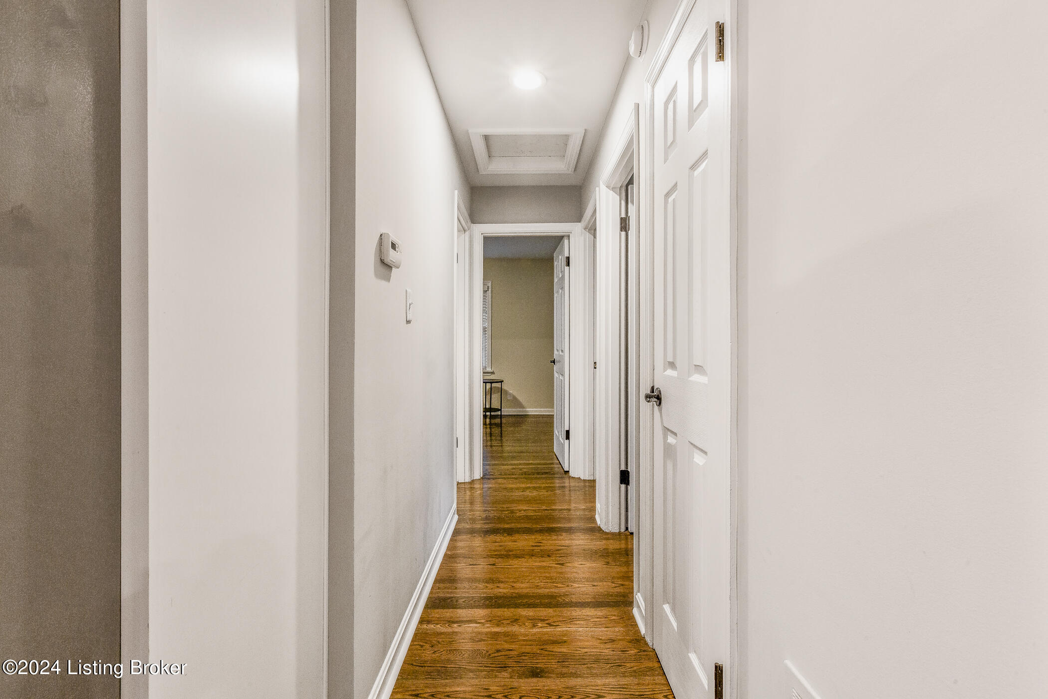 1928 Buttonwood Road Louisville, KY 40222 - Photo 21 of 46 Hallway