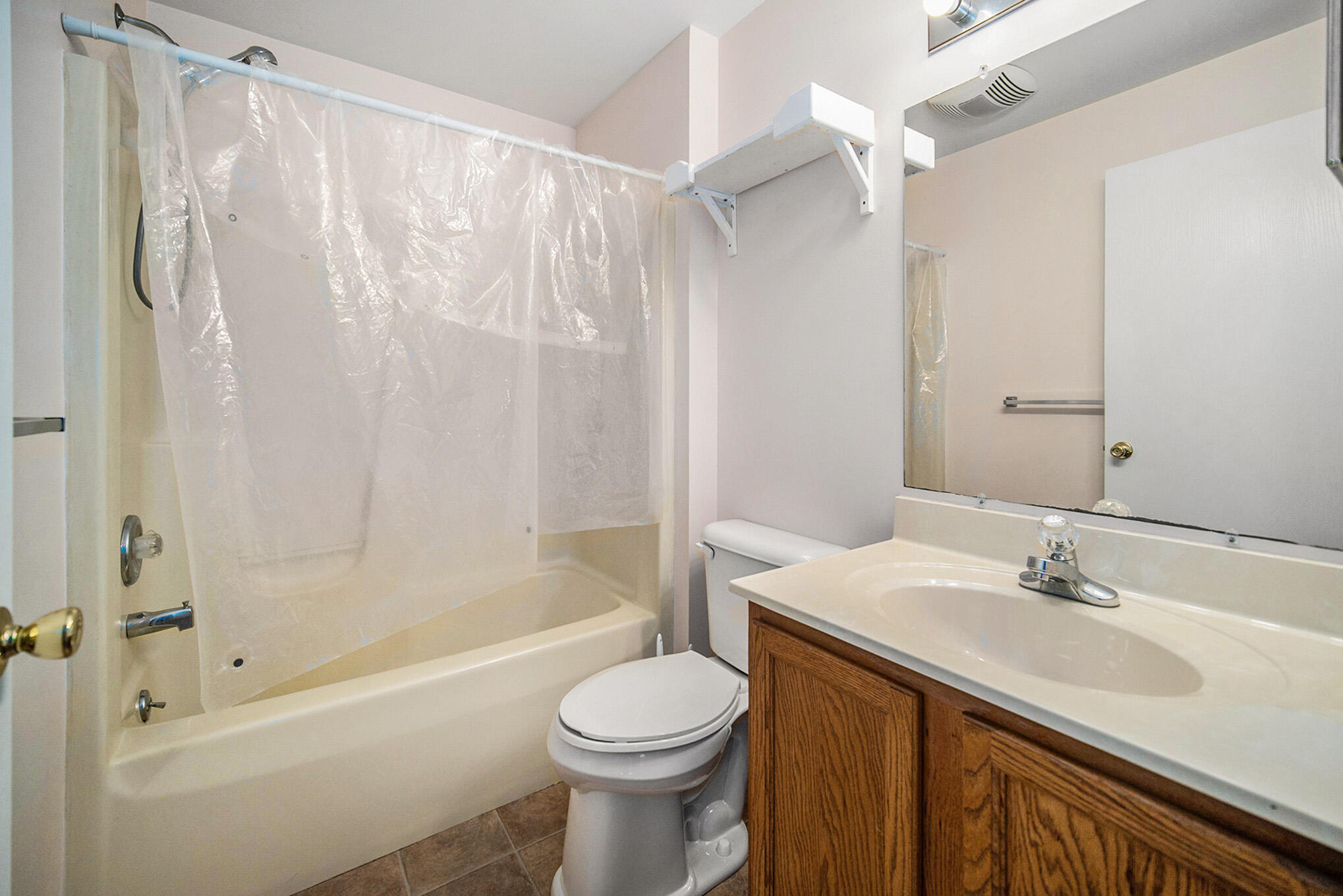 390 Ambs Road Michigan Center, MI 49254 - Photo 17 of 35 Full bath