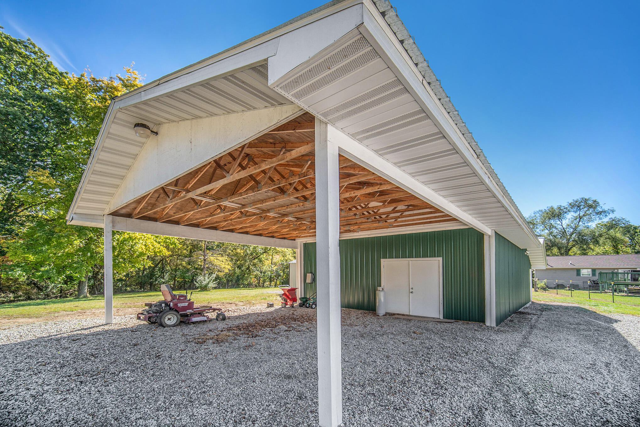 390 Ambs Road Michigan Center, MI 49254 - Photo 21 of 35 Overhang - 22x22