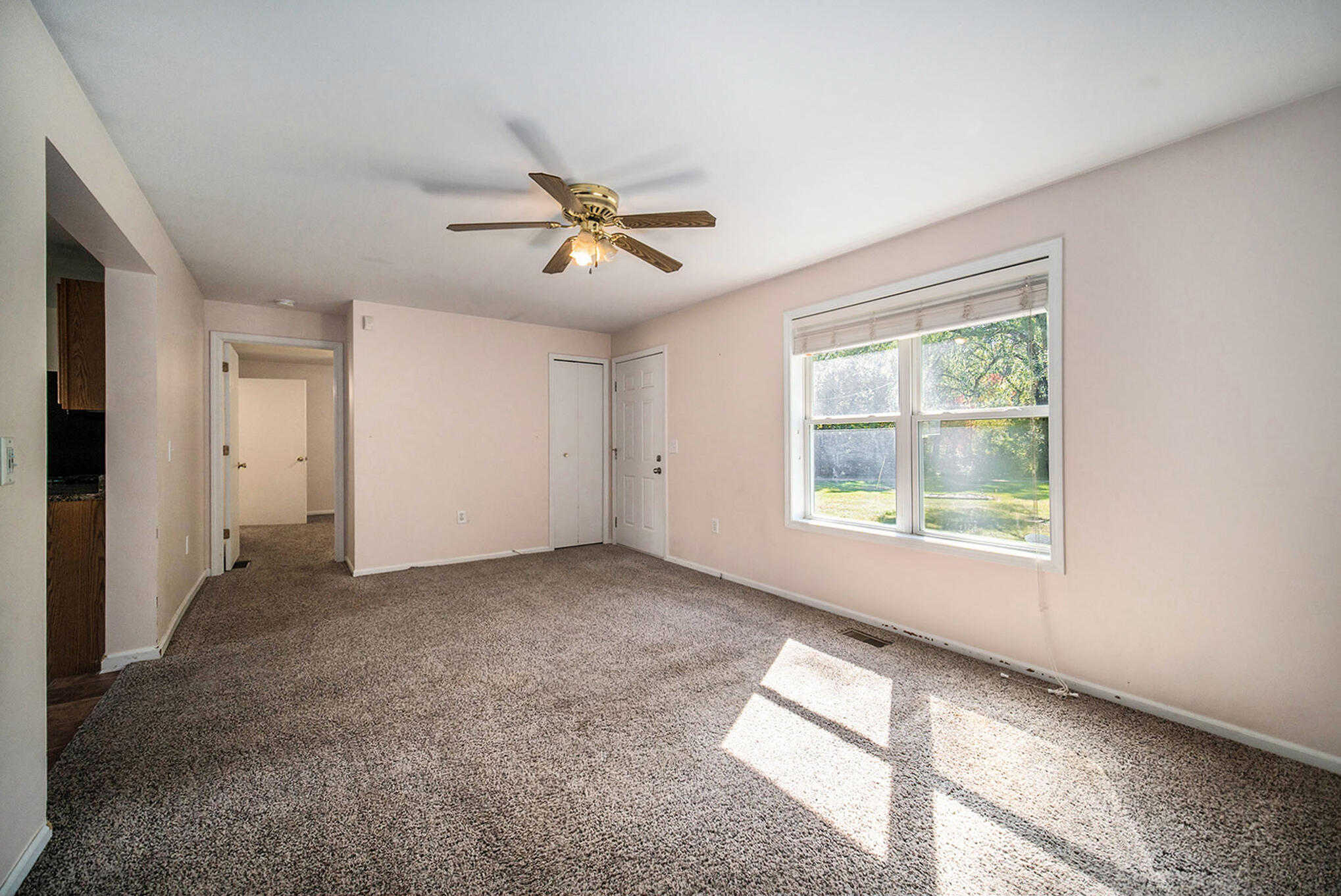 390 Ambs Road Michigan Center, MI 49254 - Photo 6 of 35 Living Room