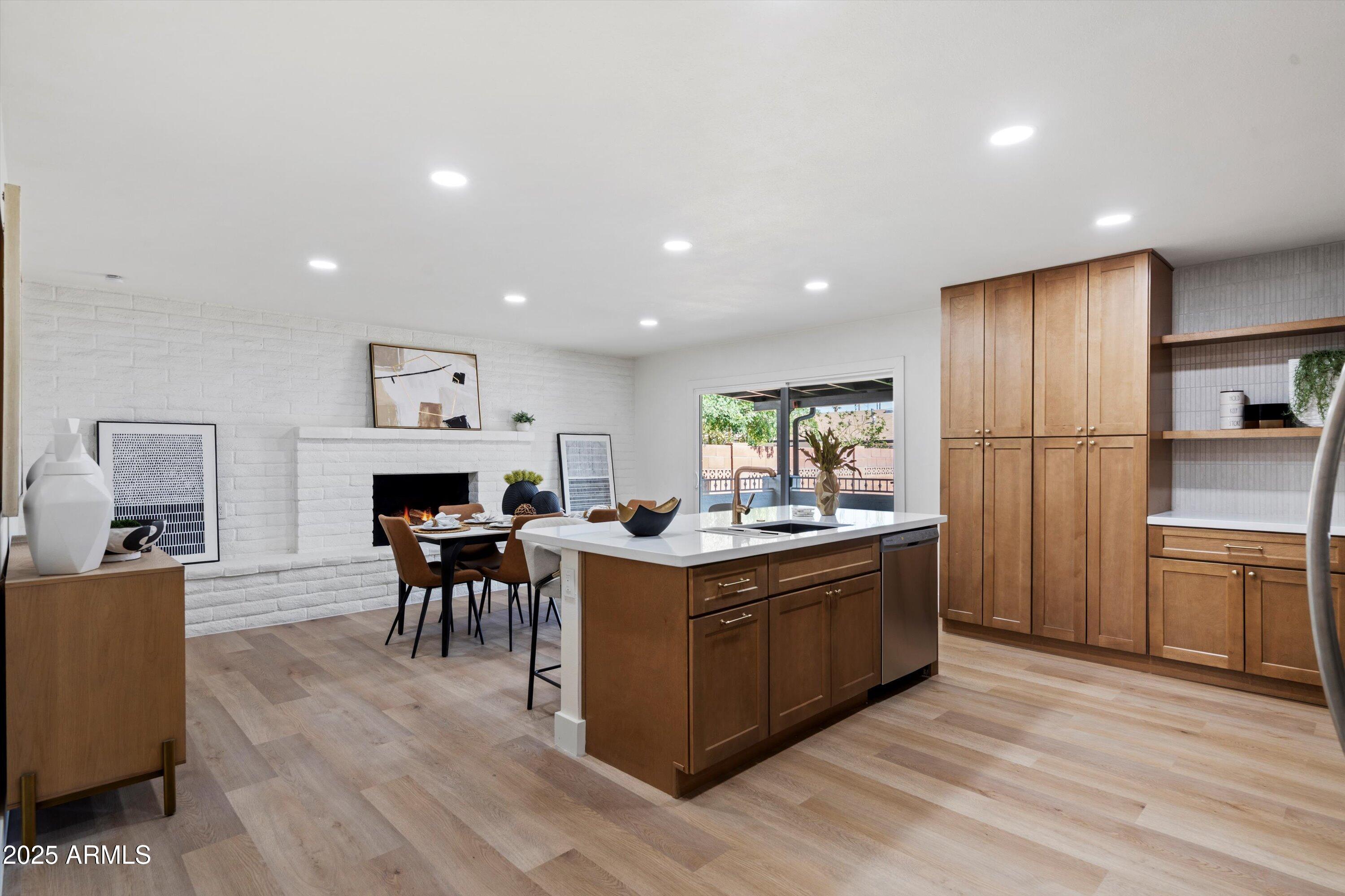 1713 West Royal Palm Road Phoenix, AZ 85021 - Photo 9 of 25 Dining Area