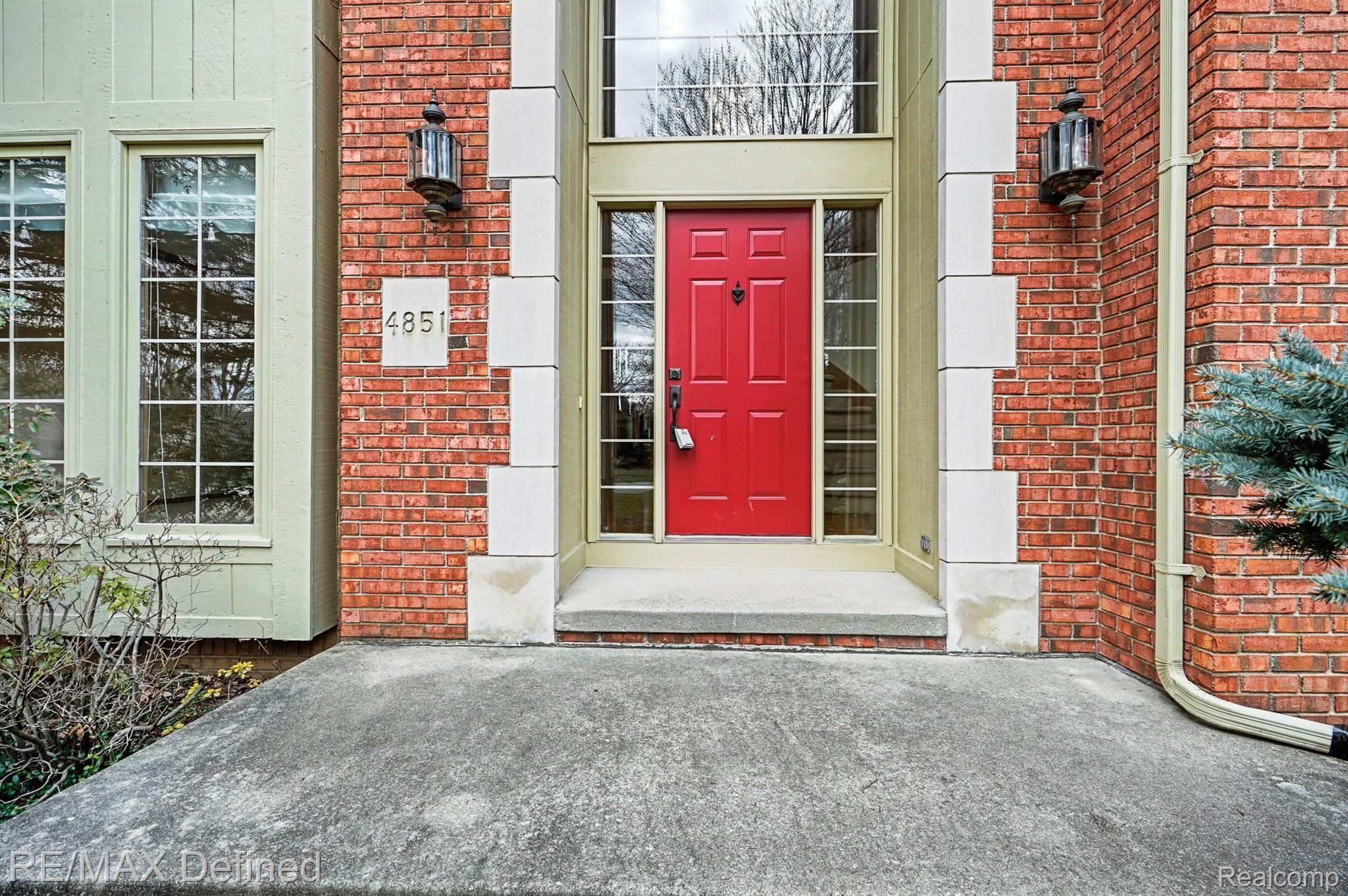 4851 Rambling Drive Troy, MI 48098 - Photo 3 of 43 3.jpg