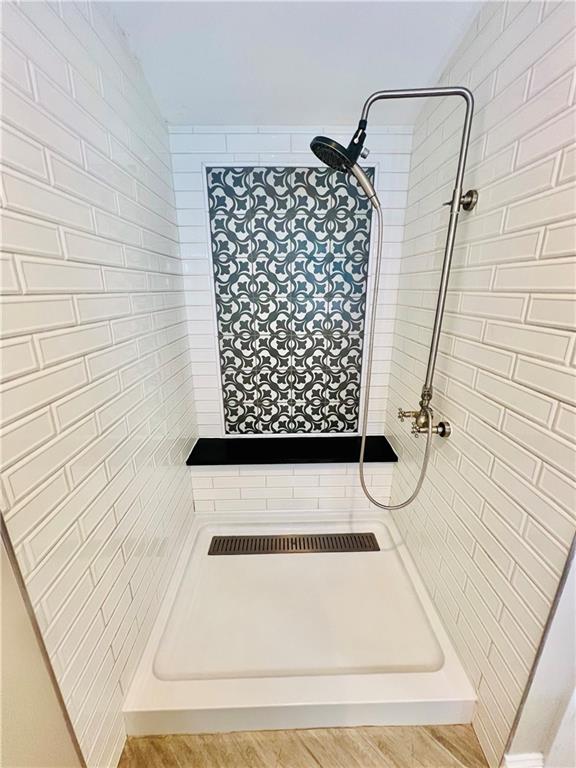 375 Old Rt 21 Road McClellandtown, PA 15458 - Photo 23 of 39 a bathroom with a shower