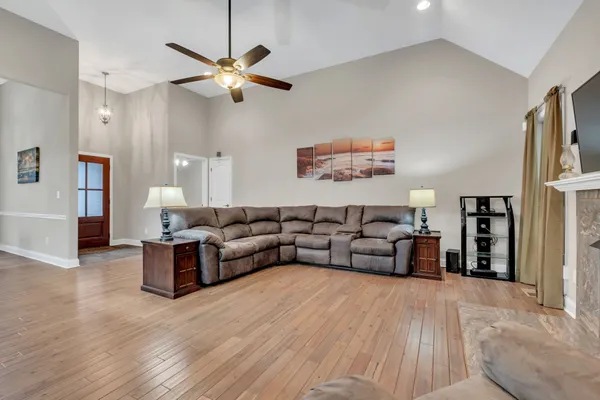 $493,500 | 3006 Gracie Ann Drive, Greenbrier, TN 37073