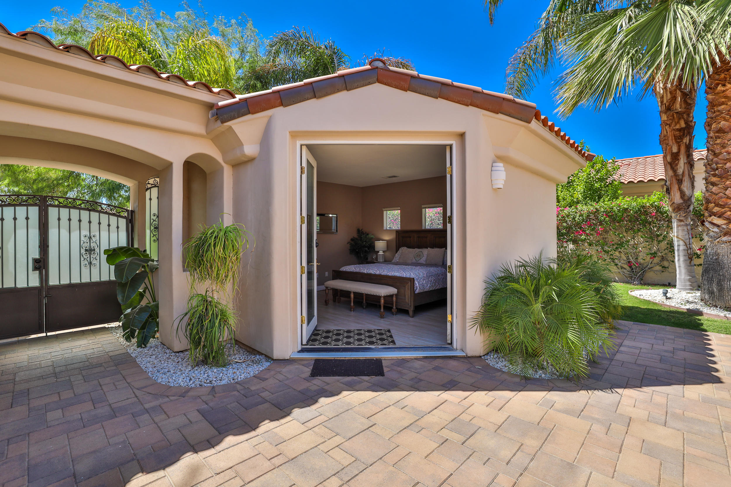 243 Loch Lomond Road Rancho Mirage, CA 92270 - Photo 8 of 42 068A3855