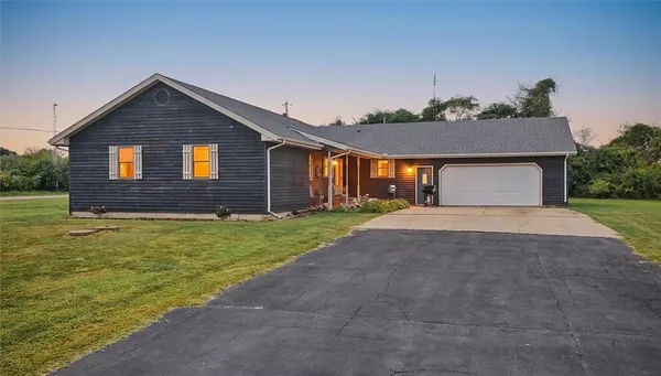 $265,000 | 22022 North 1245 East Road, Danville, IL 61834
