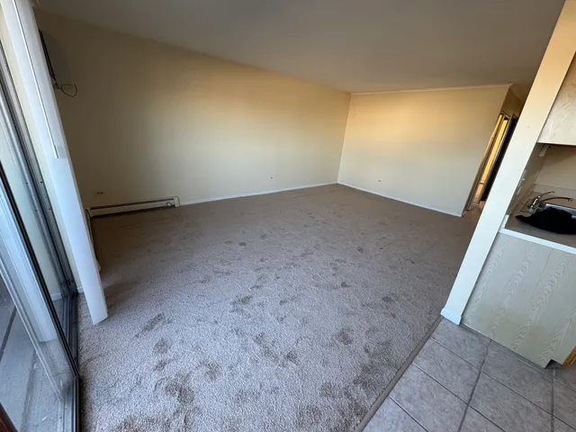 $1,595 | 1120 Copperfield Lane, Unit E, Schaumburg, IL 60193