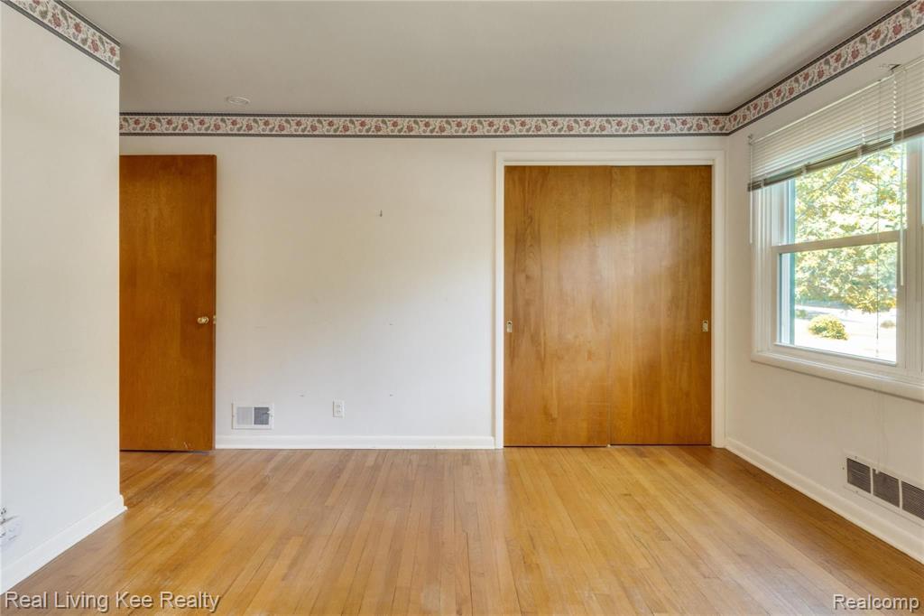 2361 Oklahoma Avenue Rochester Hills, MI 48309 - Photo 31 of 45