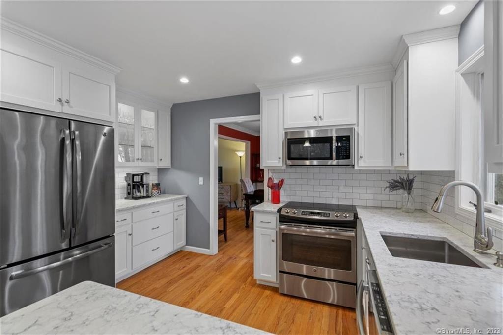 475 Stevenson Road New Haven, CT 06515 - Photo 1 of 1 GORGEOUS KITCHEN 475 Stevenson RoadWestville