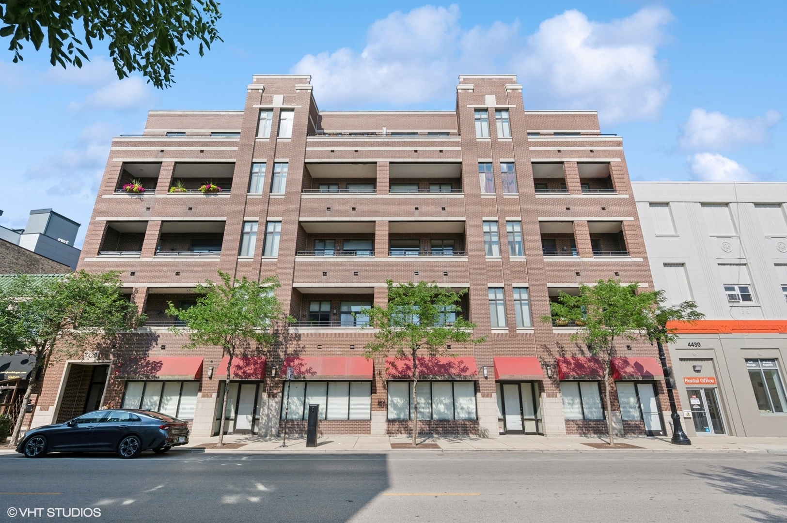 4420 North Clark St Unit 307  