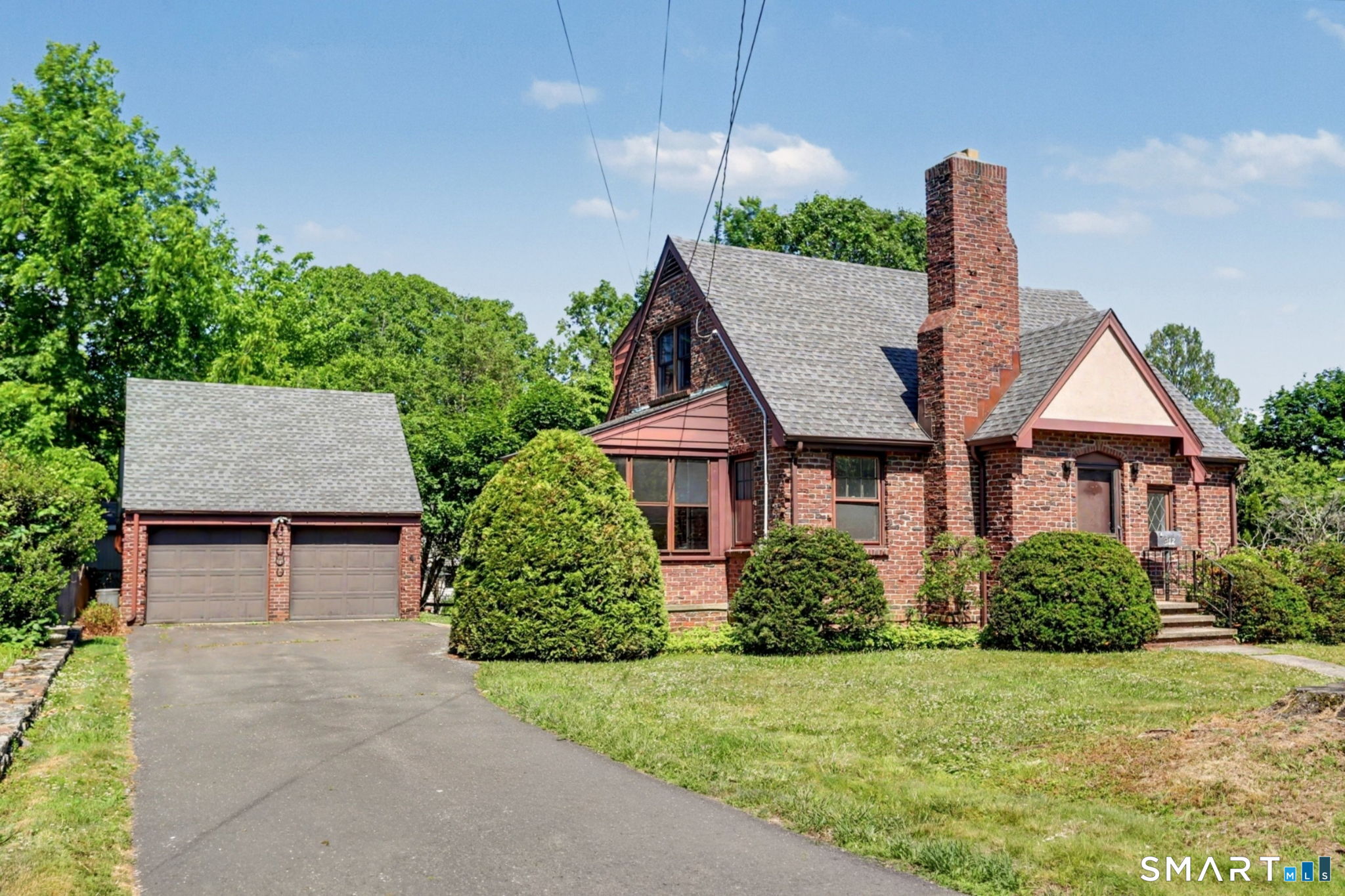 312 Bennett Street Fairfield, CT 06825 - Photo 2 of 40