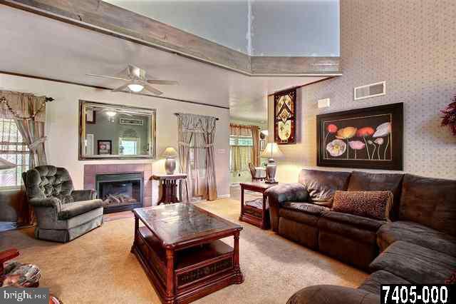7532 Lacey Ln Spring Grove Pa Spring Grove, PA 17362 - Photo 4 of 25