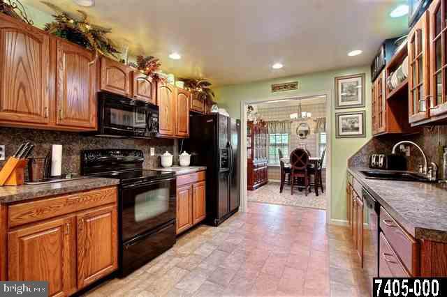 7532 Lacey Ln Spring Grove Pa Spring Grove, PA 17362 - Photo 6 of 25