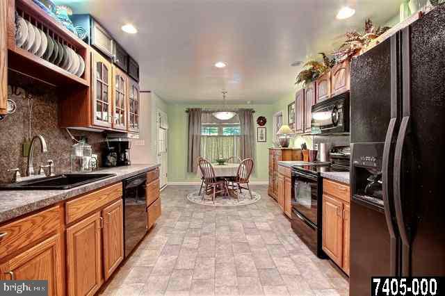 7532 Lacey Ln Spring Grove Pa Spring Grove, PA 17362 - Photo 7 of 25