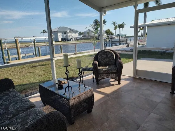 $4,500 | 2585 Third Street, Cape Coral, FL 33993