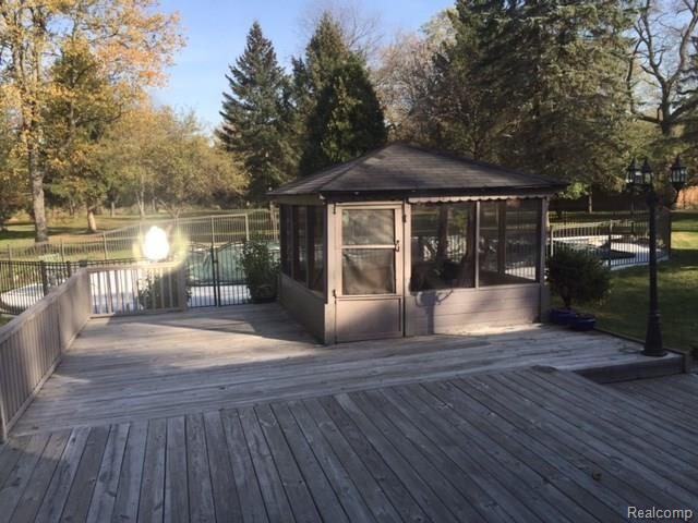 67900 Dequindre Road Washington, MI 48095 - Photo 4 of 13 dequindre patio gezebo.jpg