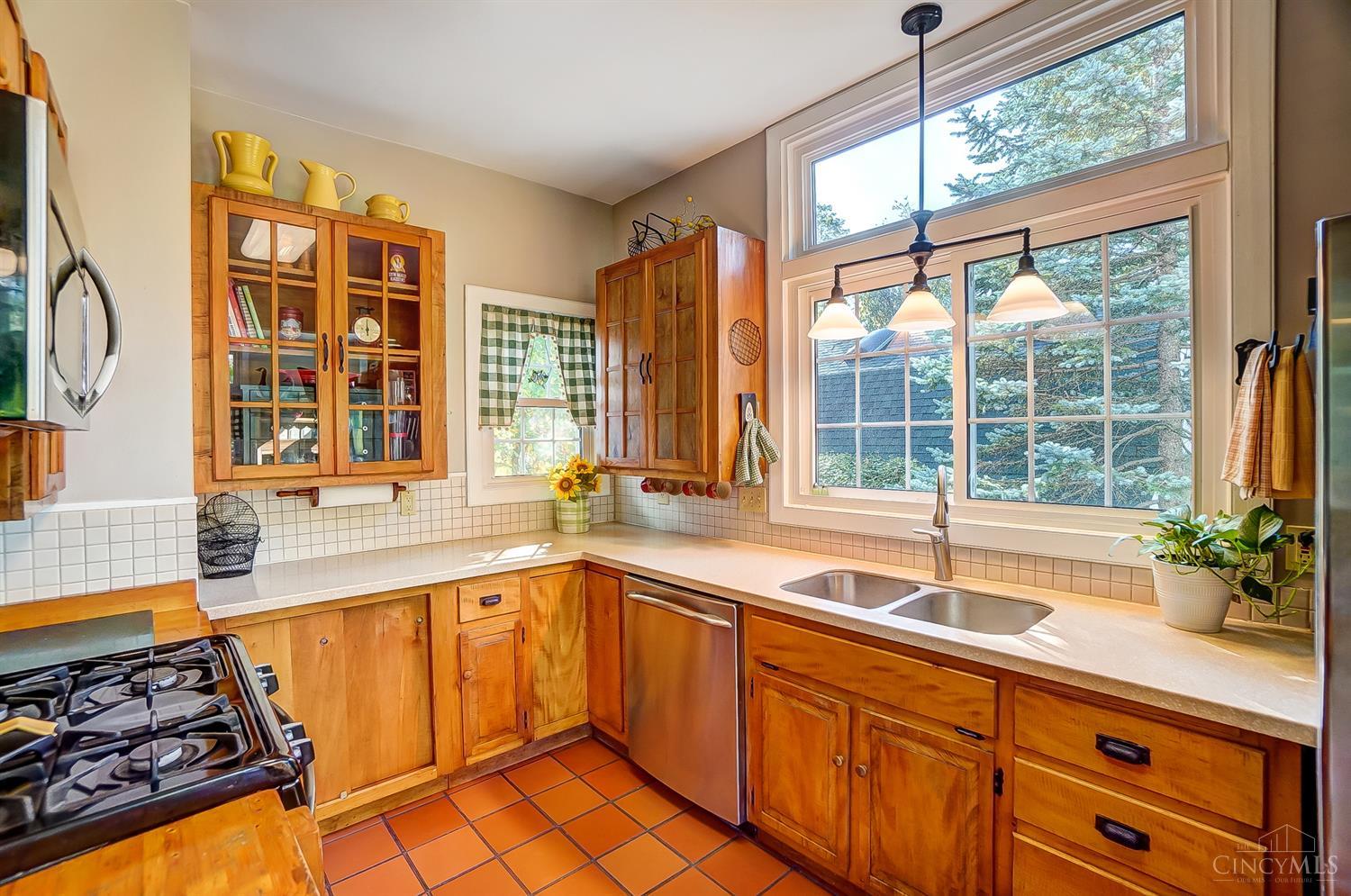 10305 Montgomery Road Montgomery, OH 45242 - Photo 9 of 66 Gallery Image 9