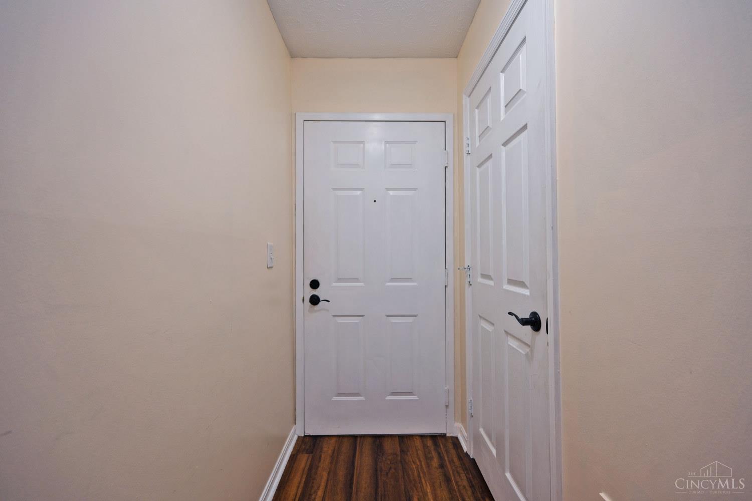 7392 Ridgepoint Drive, Unit 3 Cincinnati, OH 45230 - Photo 6 of 39 Gallery Image 6