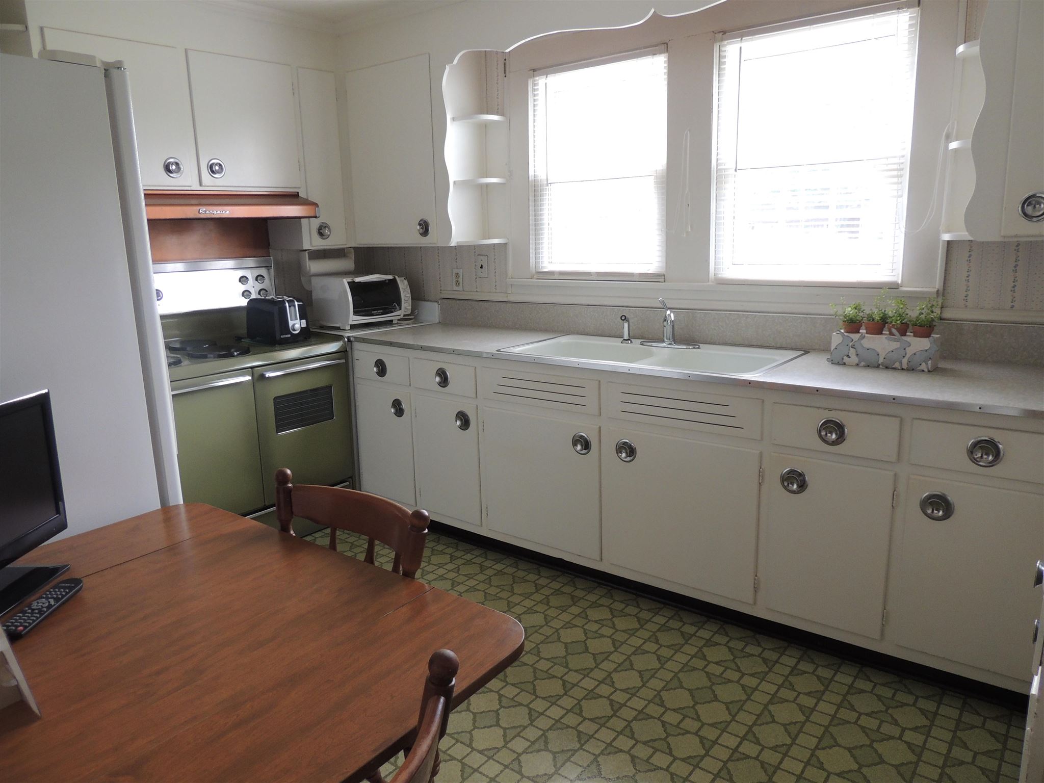 5741 Highway 357 Campobello, SC 29322 - Photo 12 of 20