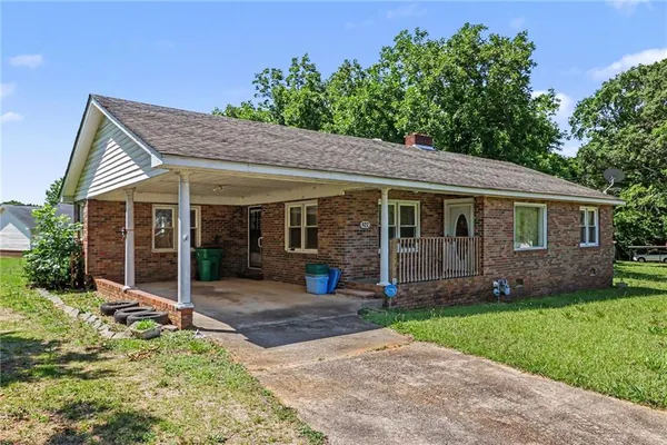 $225,000 | 422 Bartson Street, Lavonia, GA 30553